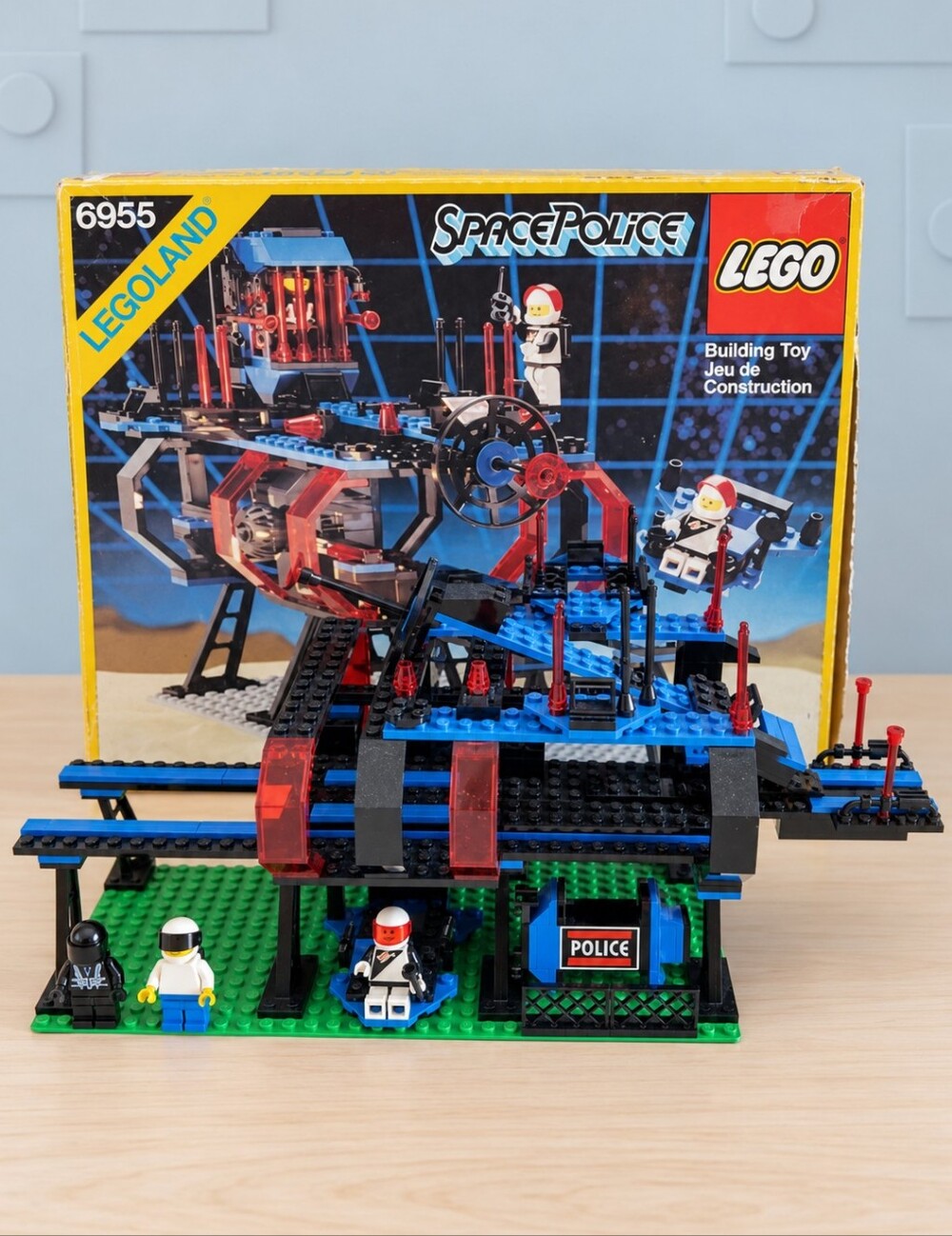 LEGO 6955 Space Police Lock-Up Isolation Base Box Minifigs Vintage INCOMPLETE